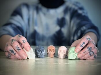 Dead Ed's Skull Wax Melts Box Of Five Mixed Scents, 2 of 3