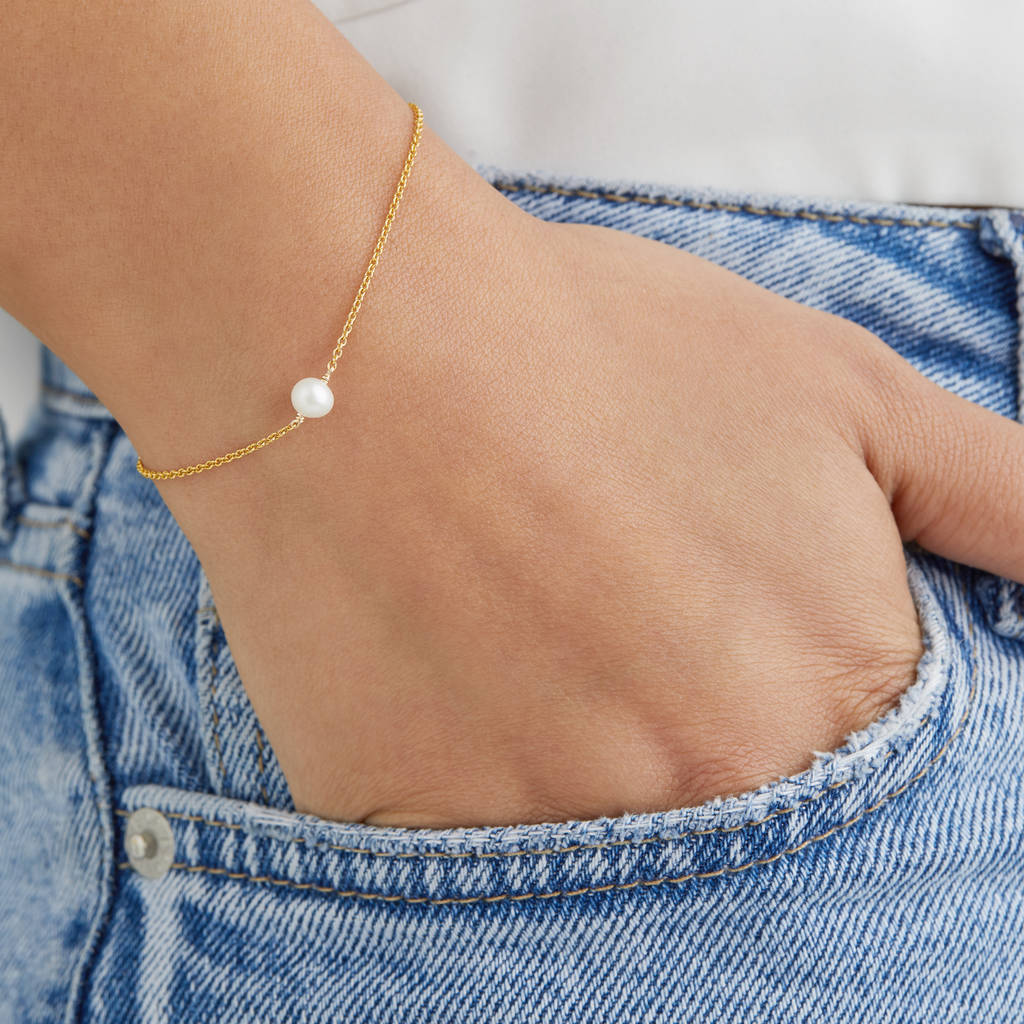 Amazon.com: YBMYCM Love Heart Charm Bracelet 6mm Gold Beaded Strech Delicate  Bracelet Heart Personalized Bracelets Jewelry for Women Girls Valentines  Day Gift: Clothing, Shoes & Jewelry
