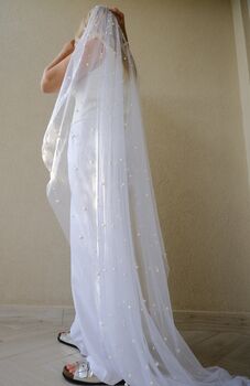 Chapel Ivory Pearl Single Tier Veil, 5 of 6