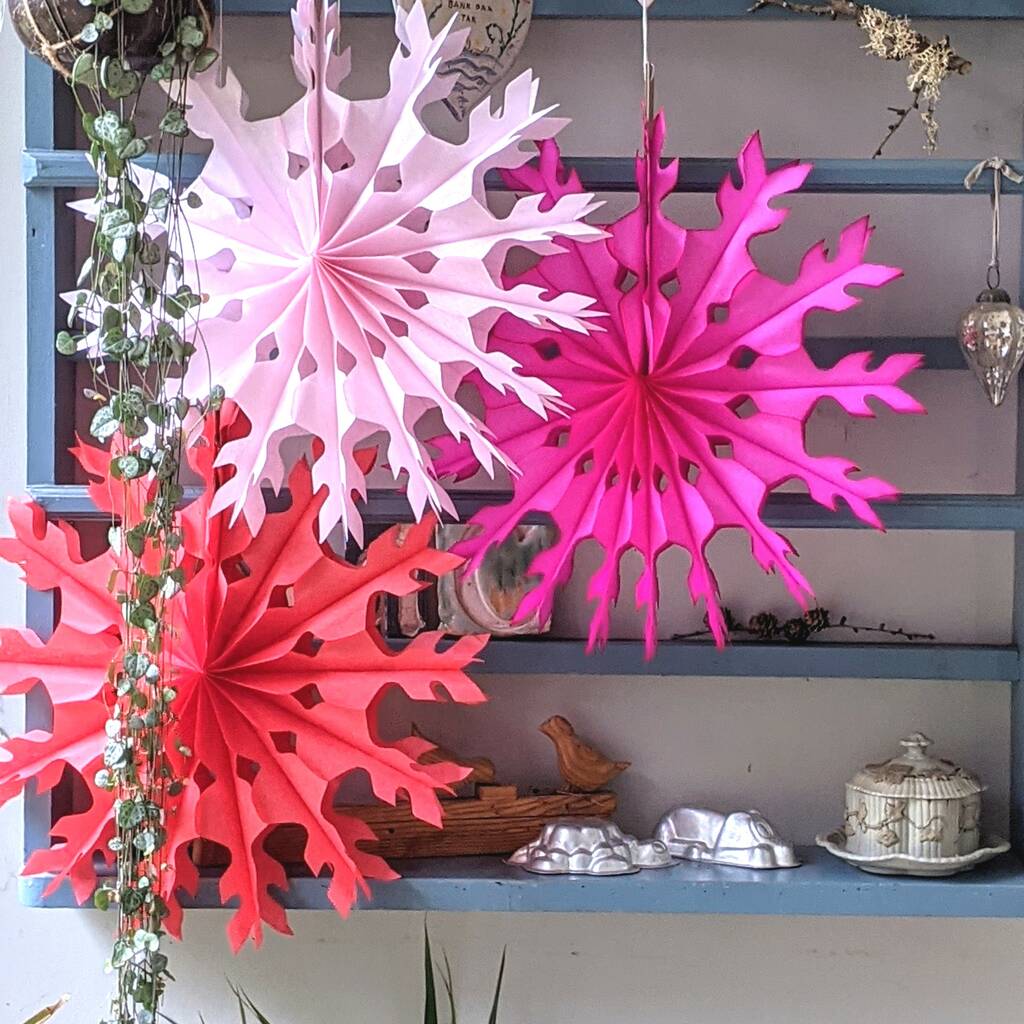 Honeycomb Tissue Paper Fans In Red And Pink's, 1 of 6