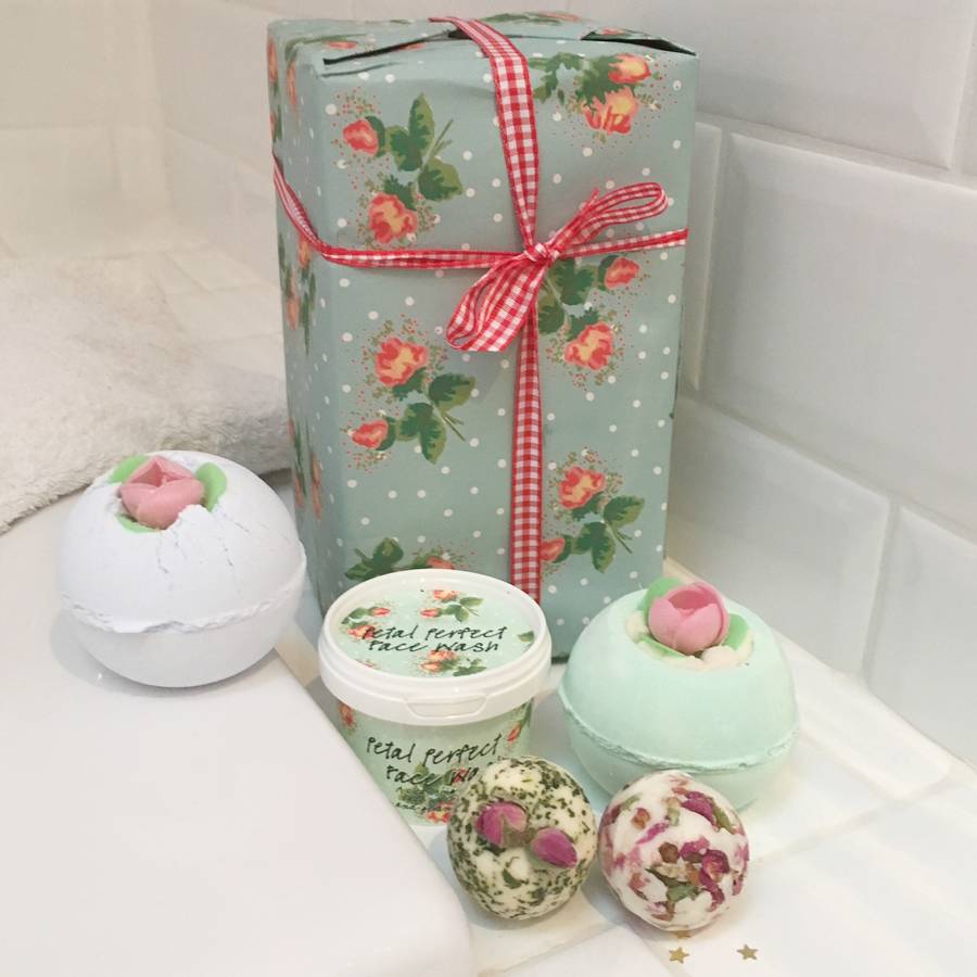 bath bombs and luxury face wash gift set by pink pineapple home & gifts
