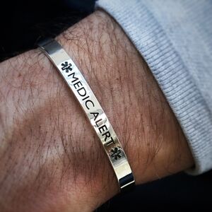Bracelet Cuff LIGHT FEVER