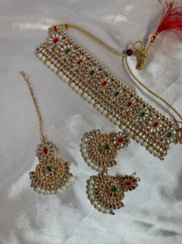 Emerald And Ruby Kundan Jewellery Set, 3 of 4