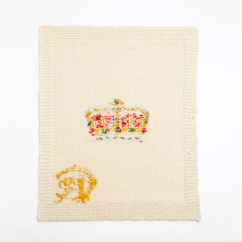 Coronation Crown Blanket Easy Knitting Kit, 3 of 7