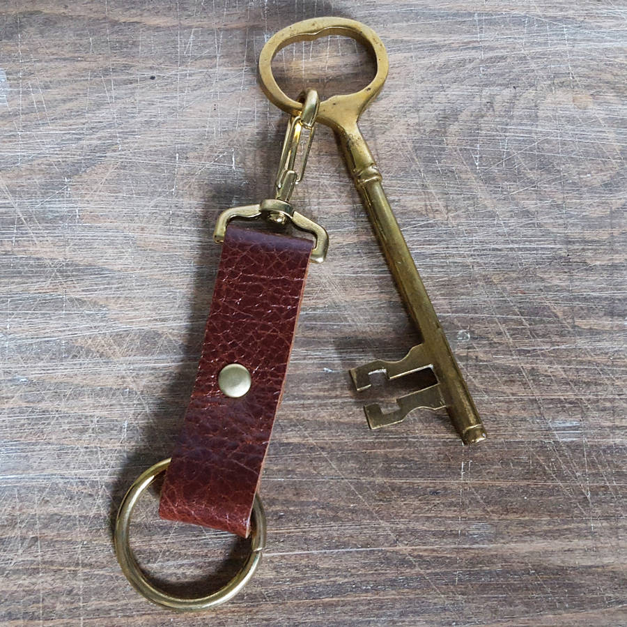 customised leather key fob by hôrd