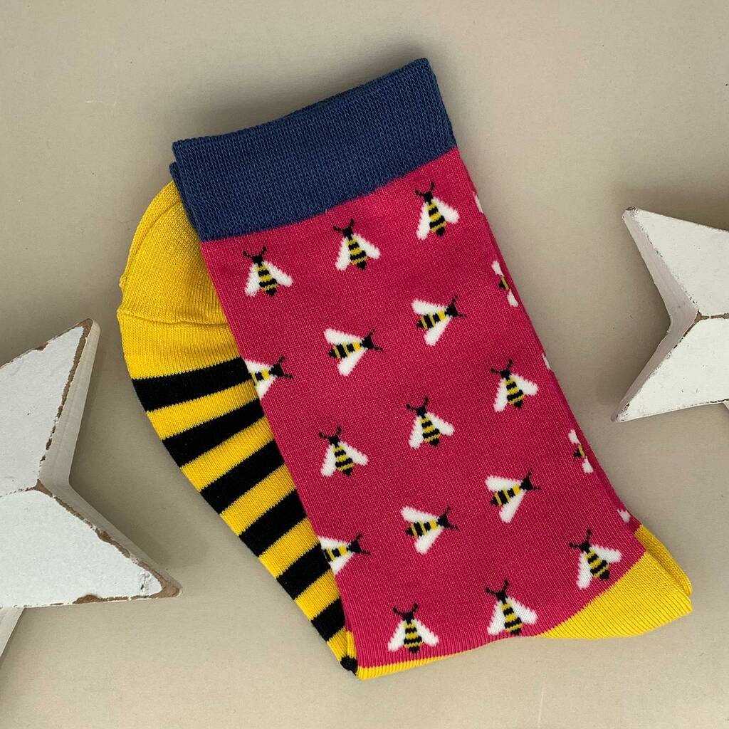 Bamboo Busy Bees Socks In Hot Pink By Nest Gifts