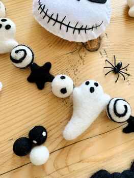Spooky Felt Halloween Ghost Garland, 4 of 5