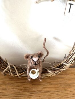 Handmade Needle Felted Cup Of Tea Mouse Wreath, Floral Decor, 5 of 8
