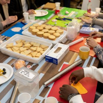 The Office Experience: Biscuit Decorating | Ten People, 7 of 9