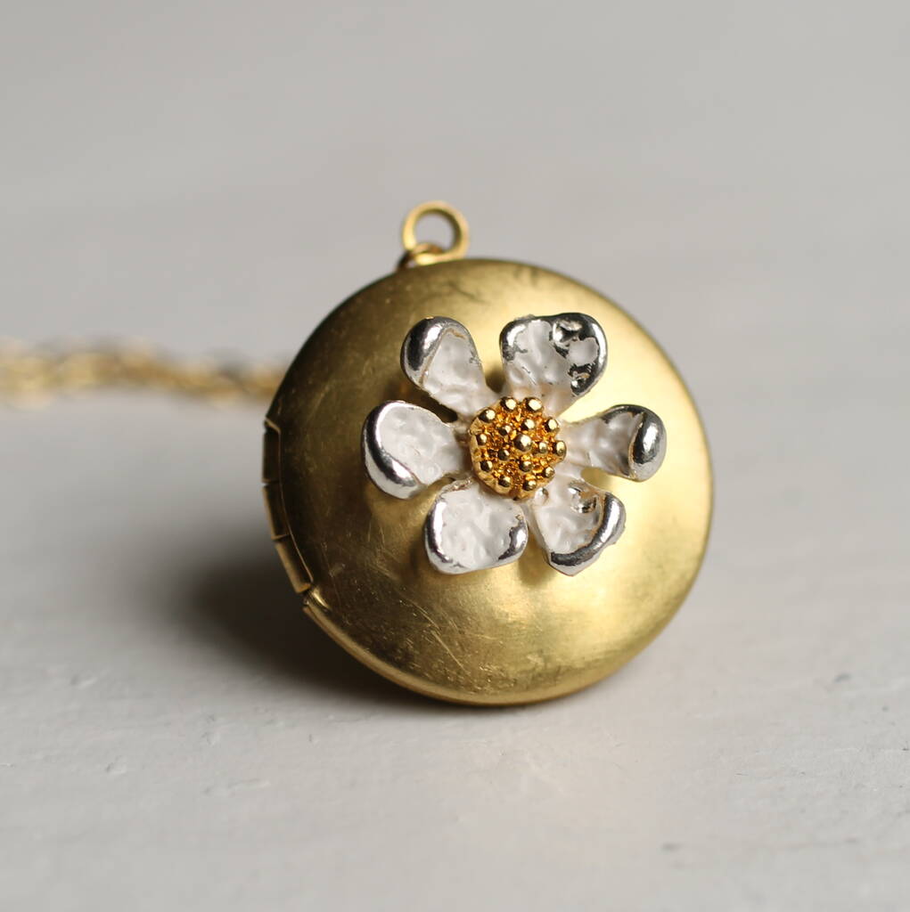 Locket flower Clearance
