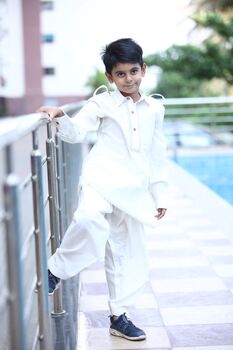 Boys Dazzling Snowflake Pathani Kurta Set, 3 of 3