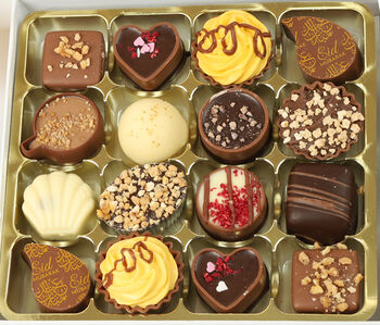 Stunning White And Gold Eid 16 Chocolate Box With Eid Mubarak Gift Tag, 3 of 4