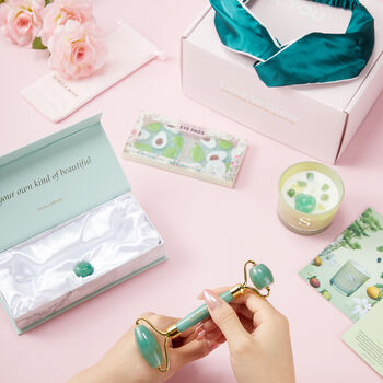 Jade Roller And Crystal Candle Relaxation Gift Set, 3 of 11