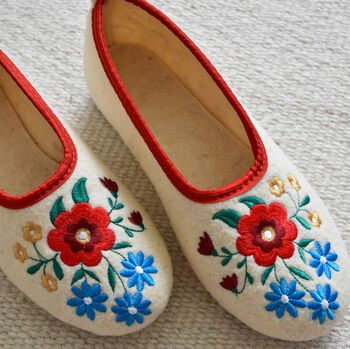 Cream Wool Ballerina Slippers/ Red Trimming/ Flower Pattern/ Folk Slippers, 7 of 7
