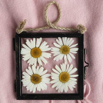 Make Up Bag Candle Pressed Flower Frame Gift Set, 3 of 9