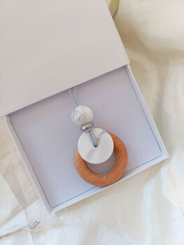 image of the product related to this review