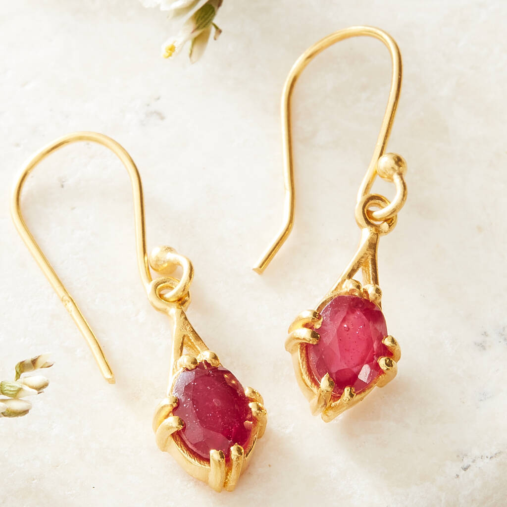 Clear Eyes 925 Sterling Silver Gold Plate Pomegranate Red Ruby Corundum Earrings UK Seller 