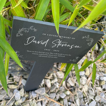 Personalised Large Wreath Memorial Slate Plant Marker, 3 of 8