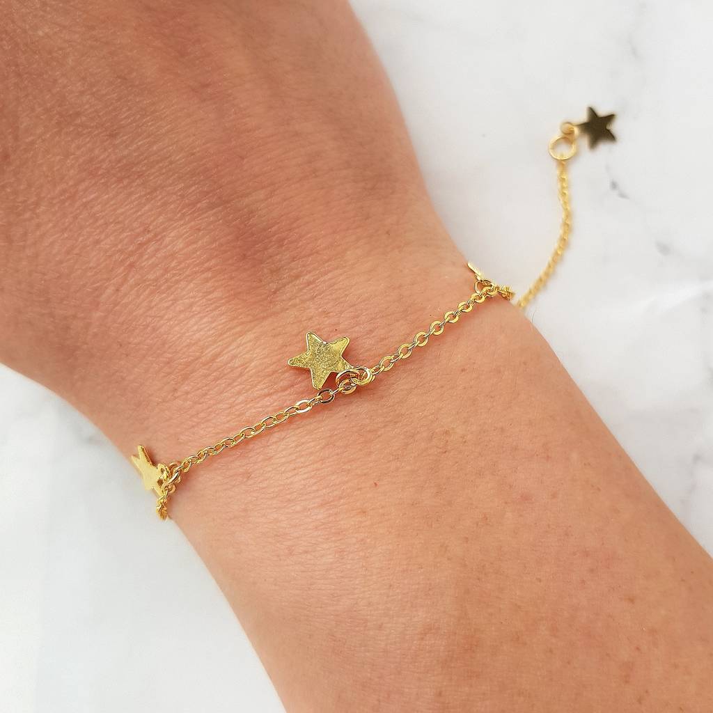 Dainty Gold Stars Bracelet By Misskukie