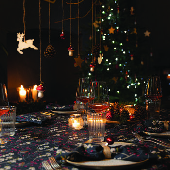 Luxury Christmas Tablecloth Robin And Berries Navy, 3 of 4