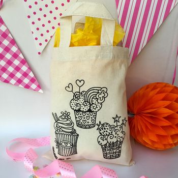Colour In Party Bag With Owls, 4 of 10