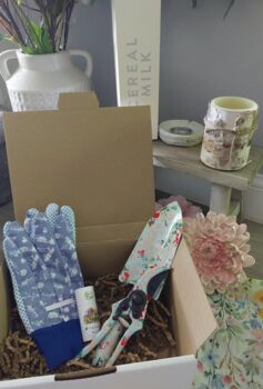 Wildflower And Rose Floral Gift Set, 3 of 8