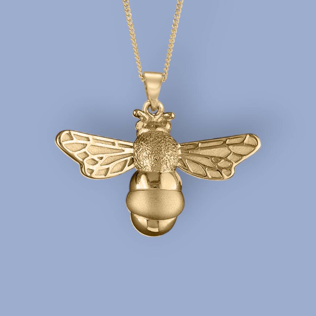 Rae Dunn textured bumble bee necklace in yellow gold plated brass–  raedunnjewelry