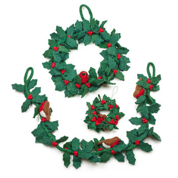 Handmade Felt Christmas Holly Mini Wreath With Robin, 2 of 2