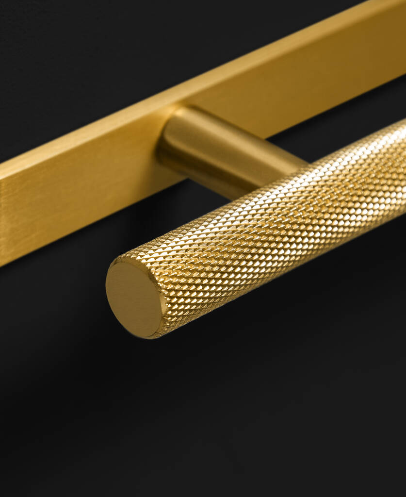 Skyscraper Knurled Handle With Plate By Dowsing & Reynolds