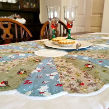 Table Runner, Robins, Reindeer, Holly Mistletoe, 3 of 8