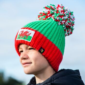 Caerphilly Does It Welsh Big Bobble Hat, 2 of 2