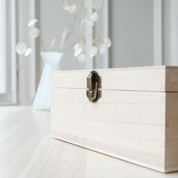 Personalised Baby Giraffe Keepsake Box, 12 of 12