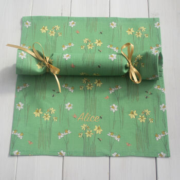 Personalised Easter Daffodils Linen Napkin Crackers, 2 of 5
