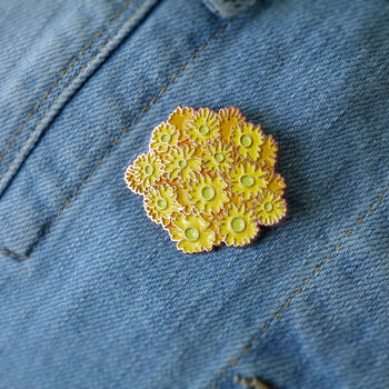 Daisy Bouquet Pin Badge, 3 of 5