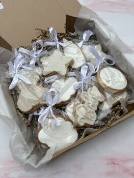 Neutral Baby Shower Biscuit Favours, 5 of 7