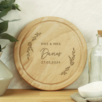 Personalised Laurel Round Wooden Chopping Board, 4 of 6