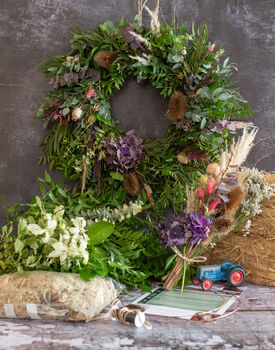 Natural Autumn Fresh Wreath Making Kit, 3 of 5