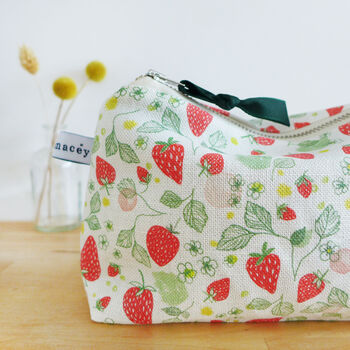 Strawberries Mid Pouch, 3 of 5