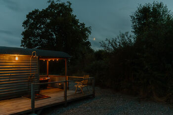 Dapple Shepherd Hut Ultimate Wellbeing Stay With Sauna And Outdoor Shower And Bath, 9 of 11