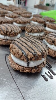 Vegan Oreo Cookie Sandwich – Cookies And Cream, 3 of 5
