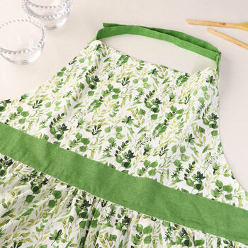 Personalised Meadowbrook Apron And Oven Mitt Set, 5 of 10