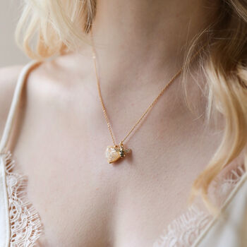 Shell Heart And Bee Charm Necklace In Gold Plating, 4 of 4
