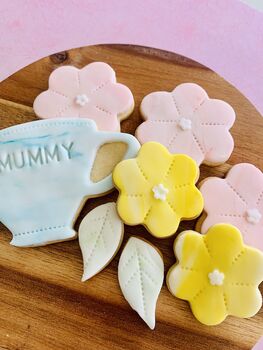 Mother's Day Biscuit Flowers Letterbox Gift, 6 of 7