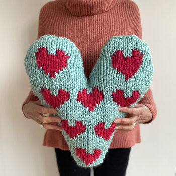 Sweet Heart Chunky Cushion Knitting Pattern, 2 of 4