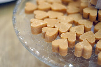 Scottish Tablet Hearts Bag Of 100, 2 of 4