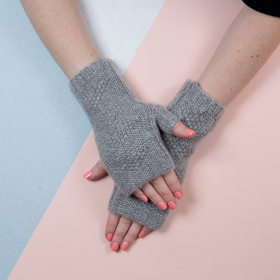 Cashmere Blend Fingerless Gloves In Grey By Lowie
