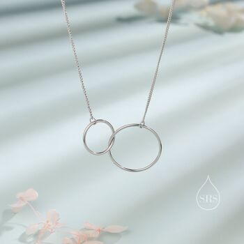 Sterling Silver Linked Interlinking Circle Pendant Necklace, 7 of 12