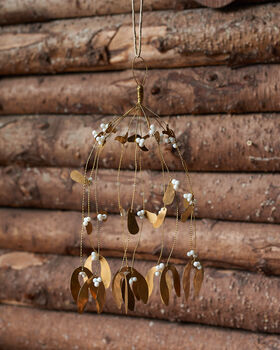 Mistletoe Garland With Antiqued Brass Leaves, 3 of 5