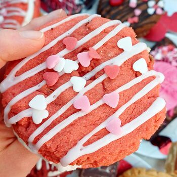 Vg Strawberries And Cream Cookie Sandwich Valentine’s Limited Edition, 2 of 4