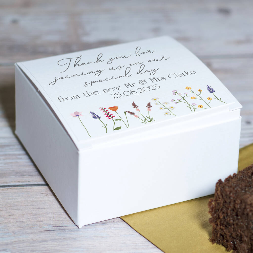 7 Best Wedding Cake Boxes to Take Slices Home | Emmaline Bride Wedding Blog